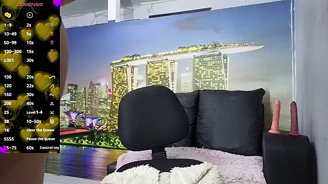 Zakura hot 25 online show from October 28, 9:50 pm