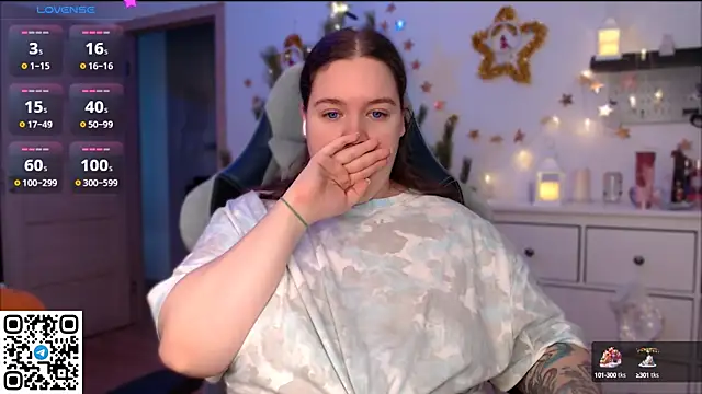 Snapshot of SummerTina chatting on December 15, 8:41 am SummerTina online show from December 15, 8:41 am