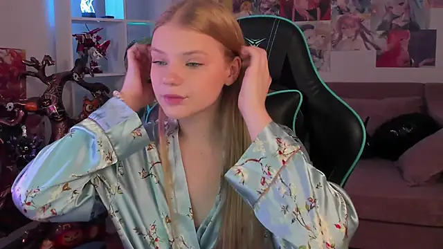 Snapshot of LilitRosen chatting on November 5, 5:24 pm LilitRosen online show from November 5, 5:24 pm