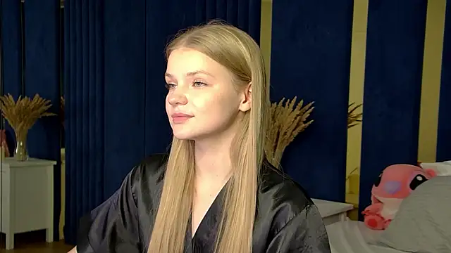 Snapshot of LilitRosen chatting on November 12, 6:47 am LilitRosen online show from November 12, 6:47 am