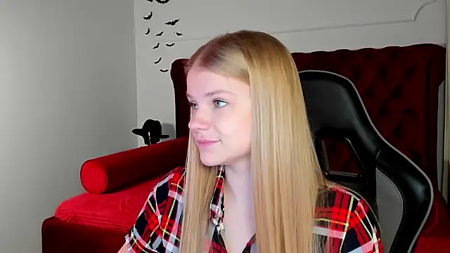 Snapshot of LilitRosen chatting on November 17, 6:14 pm LilitRosen online show from November 17, 6:14 pm