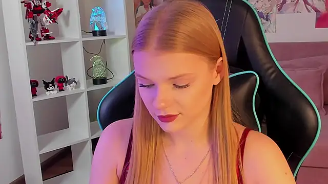 Snapshot of LilitRosen chatting on November 26, 5:25 pm LilitRosen online show from November 26, 5:25 pm