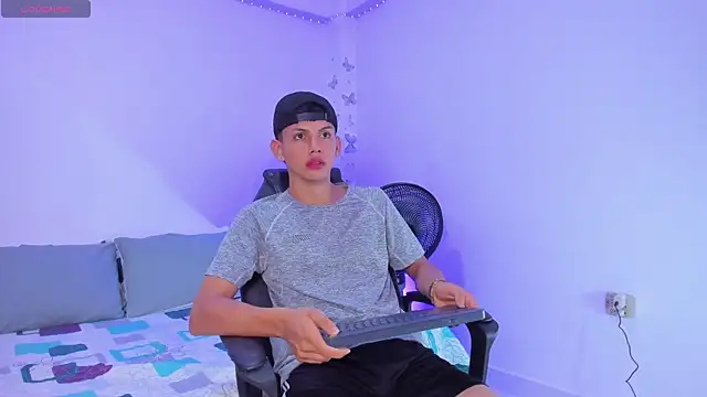 Axel Cody  online show from October 23, 11:42 am