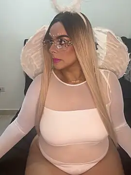 Snapshot of BBWCami_ chatting on October 29, 11:56 am BBWCami online show from October 29, 11:56 am