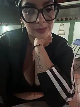 Snapshot of BBWCami_ chatting on November 20, 3:39 am BBWCami online show from November 20, 3:39 am