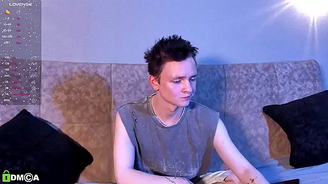 Snapshot of Logan_mett chatting on November 6, 11:04 pm Logan mett online show from November 6, 11:04 pm