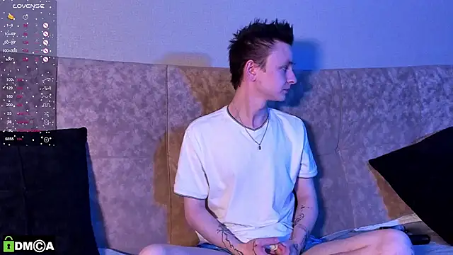 Snapshot of Logan_mett chatting on November 8, 4:18 pm Logan mett online show from November 8, 4:18 pm