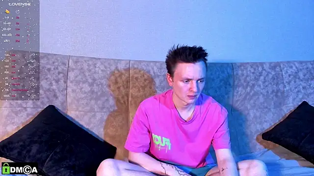 Snapshot of Logan_mett chatting on November 11, 7:47 pm Logan mett online show from November 11, 7:47 pm