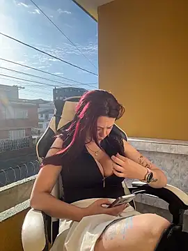 Zoe fire online show from November 29, 12:30 pm