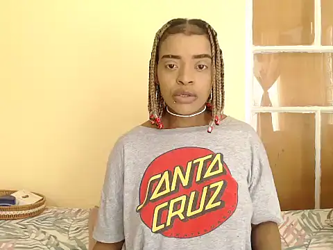 Snapshot of fifiqueen25 chatting on November 26, 9:32 am fifiqueen25 online show from November 26, 9:32 am