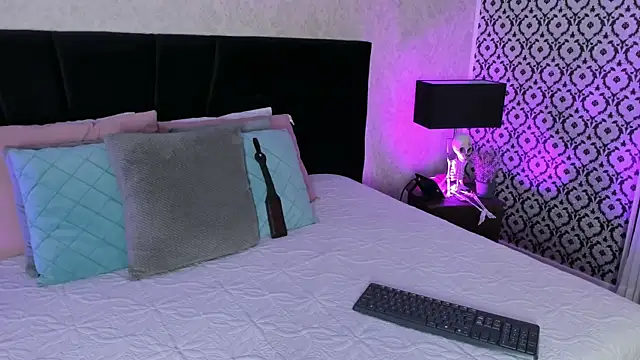 Snapshot of mariianna_lopez_ chatting on November 25, 4:40 pm mariianna lopez online show from November 25, 4:40 pm