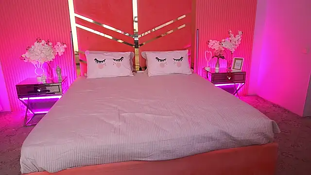 Snapshot of CuteeFoxy chatting on November 21, 2:38 pm CuteeFoxy online show from November 21, 2:38 pm