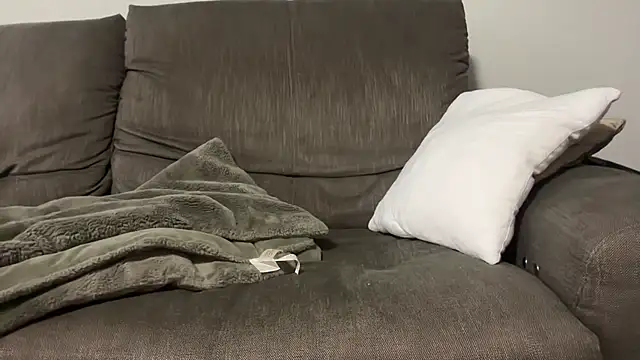 Snapshot of yournextguy chatting on November 9, 2:15 pm yournextguy online show from November 9, 2:15 pm