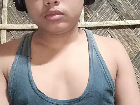 Snapshot of therapy03 chatting on October 19, 6:03 am therapy03 online show from October 19, 6:03 am