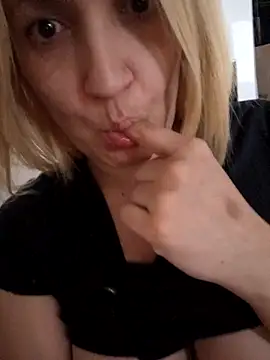 Nicolle Amor online show from October 21, 6:36 am