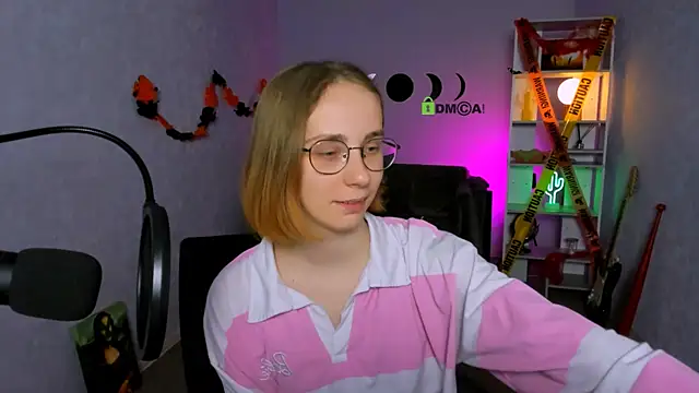 Snapshot of evalora_vei chatting on October 27, 6:50 am evalora vei online show from October 27, 6:50 am