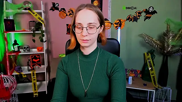 Snapshot of evalora_vei chatting on November 1, 1:13 pm evalora vei online show from November 1, 1:13 pm