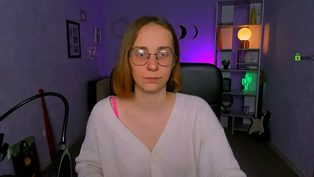 Snapshot of evalora_vei chatting on November 7, 1:22 pm evalora vei online show from November 7, 1:22 pm