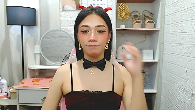 Snapshot of i_am_the_best_for_u chatting on October 14, 5:25 pm i am the best for u online show from October 14, 5:25 pm