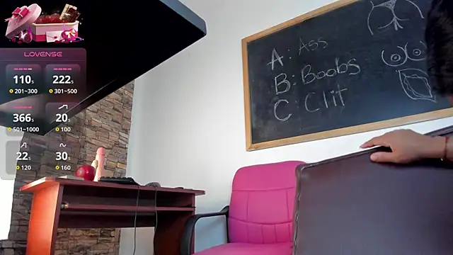 Savanna rios online show from November 6, 12:06 pm