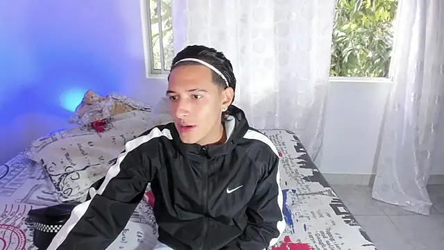 Hayden Boy  online show from October 18, 1:23 pm