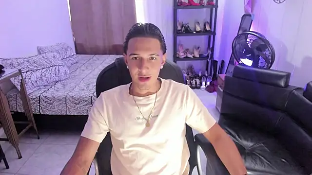 Hayden Boy  online show from November 8, 8:51 pm