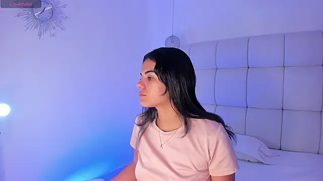 Emili  Jackson online show from November 23, 3:39 am