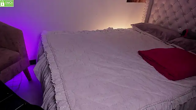 Bluepaula online show from November 21, 3:33 pm