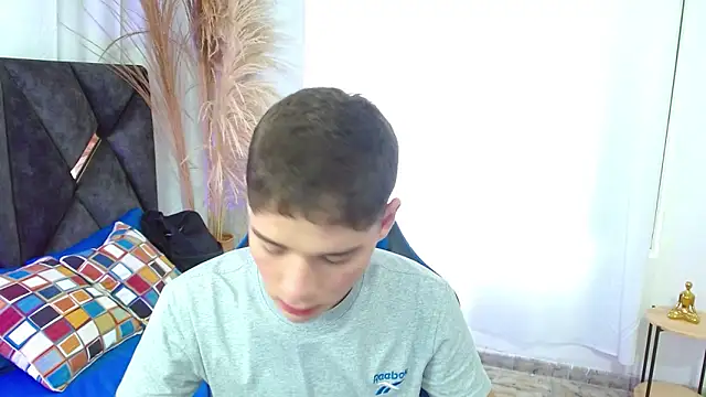 Snapshot of Mattass18 chatting on November 7, 1:44 pm Mattass18 online show from November 7, 1:44 pm