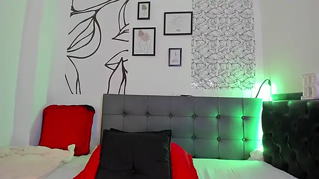 Snapshot of venus_sk chatting on November 24, 5:45 pm venus sk online show from November 24, 5:45 pm