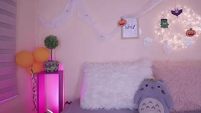 Snapshot of Meggie_ chatting on October 27, 11:52 pm Meggie online show from October 27, 11:52 pm