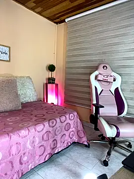 Snapshot of Meggie_ chatting on November 21, 11:14 pm Meggie online show from November 21, 11:14 pm