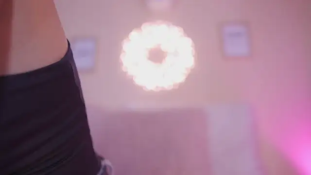 Snapshot of Meggie_ chatting on December 3, 11:58 pm Meggie online show from December 3, 11:58 pm