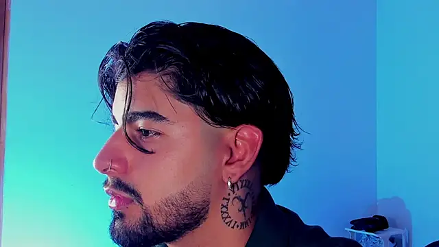 maximo black  online show from October 17, 8:22 pm