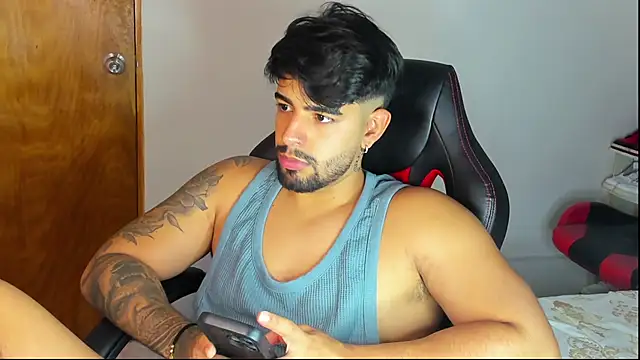 maximo black  online show from December 2, 2:06 am