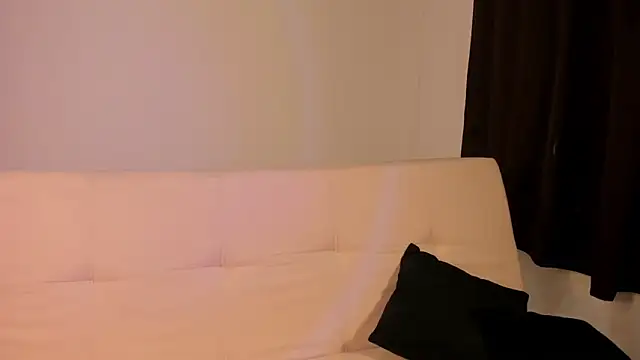 Snapshot of Angely-sweet chatting on December 4, 8:50 pm Angely-sweet online show from December 4, 8:50 pm