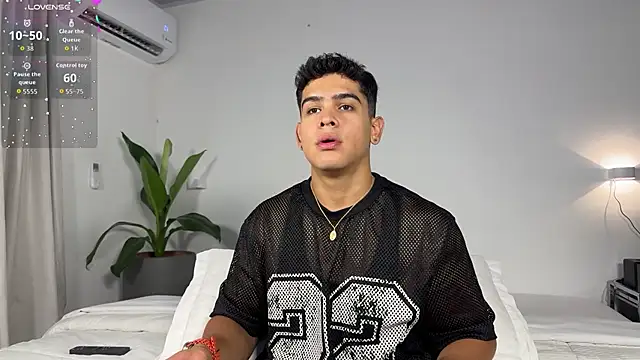 Snapshot of Scott_flintt chatting on November 15, 6:04 pm Scott flintt online show from November 15, 6:04 pm