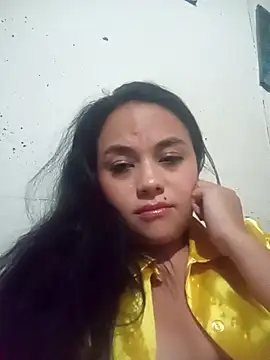 Snapshot of Syrinna94 chatting on October 22, 6:35 am Syrinna94 online show from October 22, 6:35 am