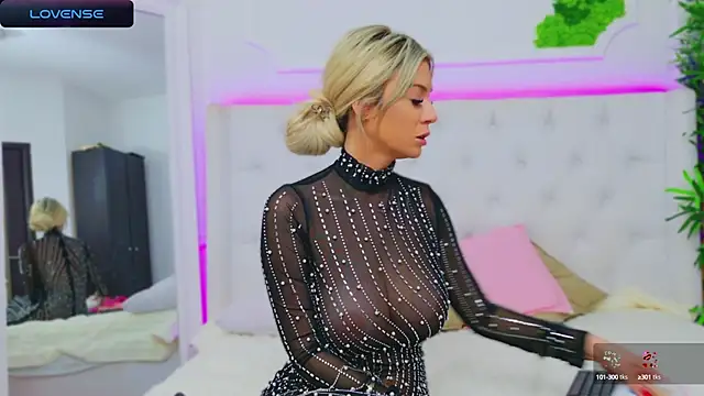 Snapshot of AriannaSins chatting on January 4, 4:43 pm AriannaSins online show from January 4, 4:43 pm