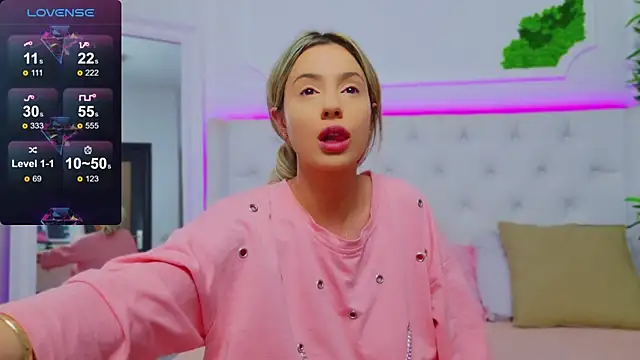 Snapshot of AriannaSins chatting on January 13, 1:17 pm AriannaSins online show from January 13, 1:17 pm