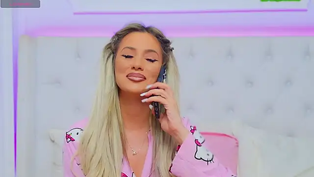 Snapshot of AriannaSins chatting on January 27, 7:13 pm AriannaSins online show from January 27, 7:13 pm