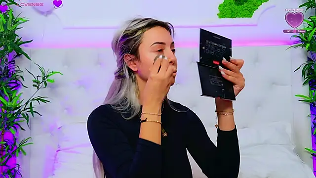 Snapshot of AriannaSins chatting on October 7, 2:47 pm AriannaSins online show from October 7, 2:47 pm