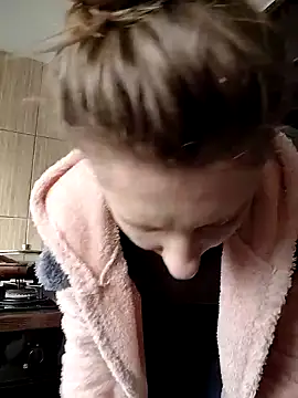 SandyCassie online show from December 20, 7:37 am