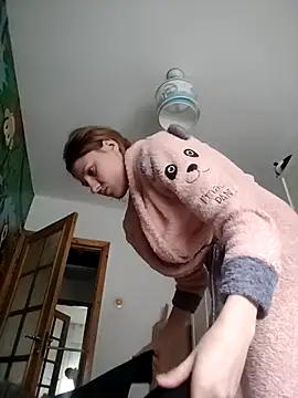 SandyCassie online show from February 7, 9:24 am