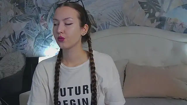 ReginaNyx online show from November 22, 4:22 am