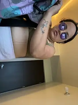 Snapshot of antoniamiller69 chatting on December 3, 10:41 pm antoniamiller69 online show from December 3, 10:41 pm