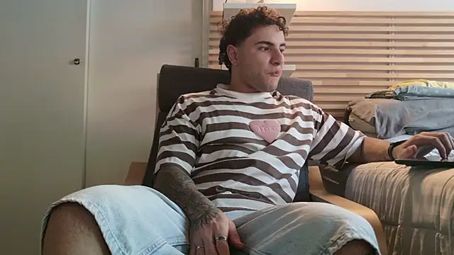 KevinWolf777 online show from March 19, 10:14 pm