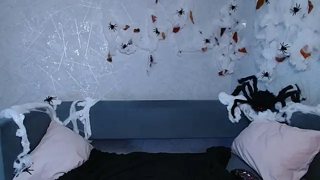 Snapshot of evaa_here_ chatting on October 21, 7:09 am evaa here online show from October 21, 7:09 am