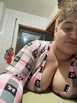 Snapshot of menina_coimbrinha chatting on October 26, 10:15 pm menina coimbrinha online show from October 26, 10:15 pm