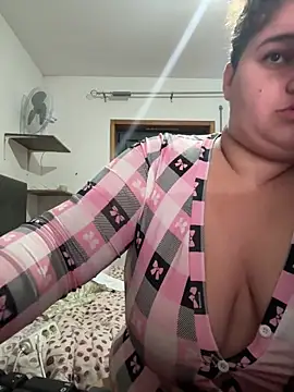 Snapshot of menina_coimbrinha chatting on November 11, 11:27 pm menina coimbrinha online show from November 11, 11:27 pm